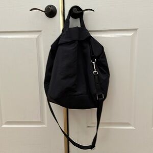 Lululemon On My Level Bag